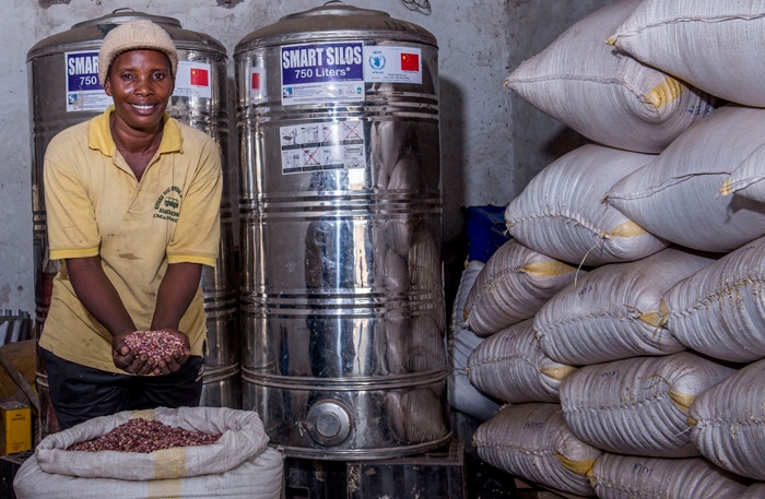 farmer sells grains to UN